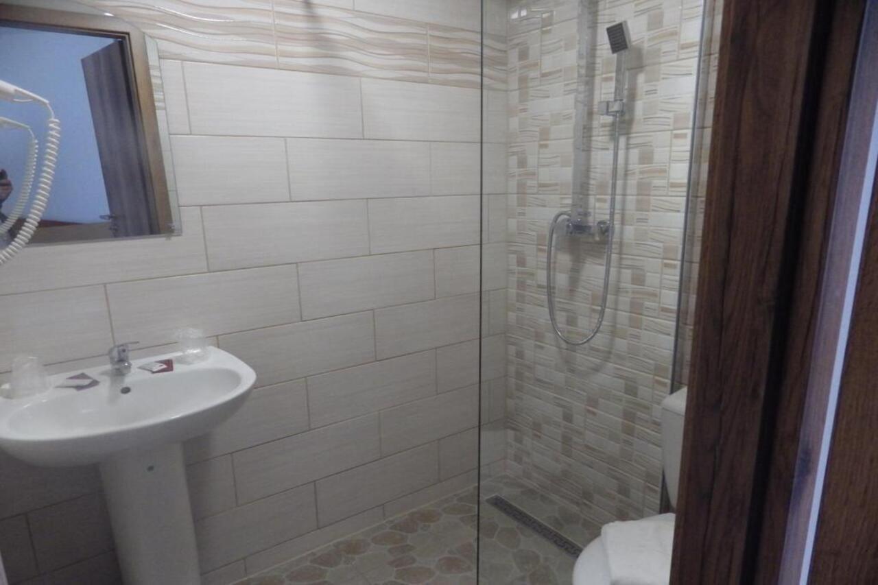 Brit Hotel Toulon - La Valette Екстер'єр фото