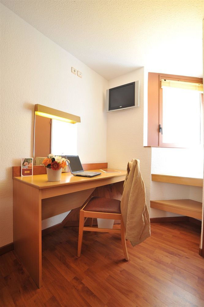 Brit Hotel Toulon - La Valette Екстер'єр фото